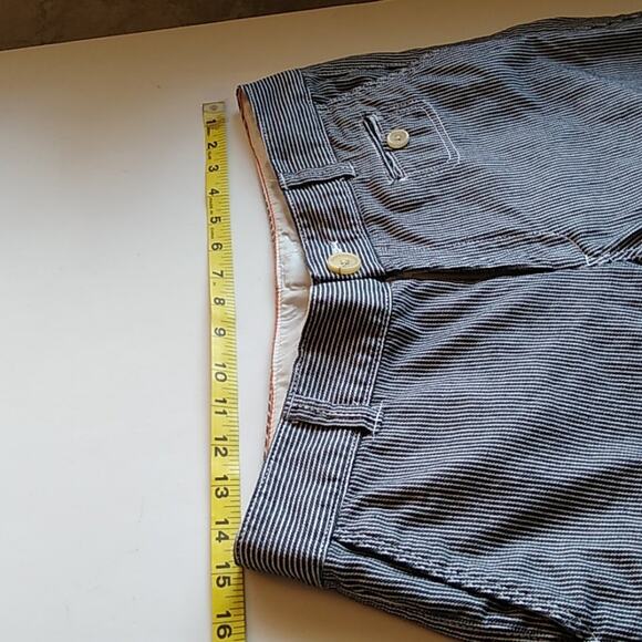 Dockers 30X10 pin stripped walking shorts.. Summer fun - Picture 6 of 8
